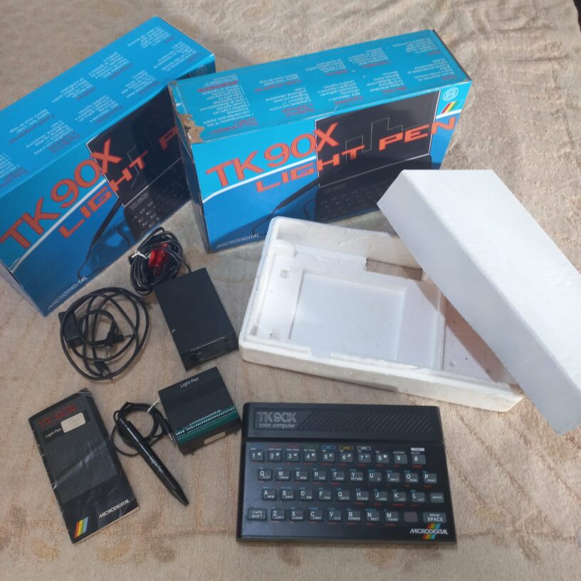 Super Raro e Completíssimo TK 90X 48K Microdigital com Lacre, Caixa, Berço e Light Pen - Originais