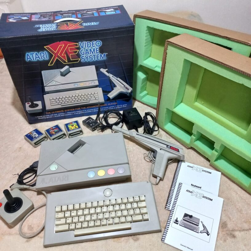 Raro Atari XE Video Game System Completíssimo